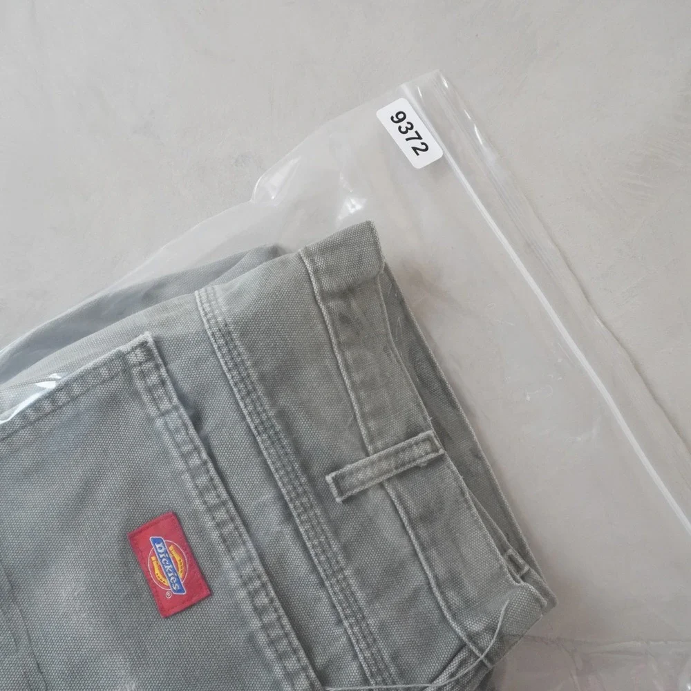 Dickies size 32x32